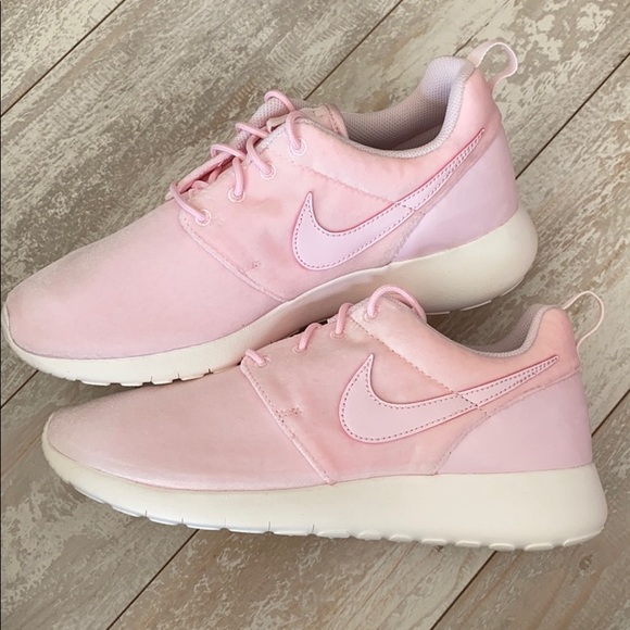 NEW Nike Roshe one pink sneakers shoes - Picture 3 of 8